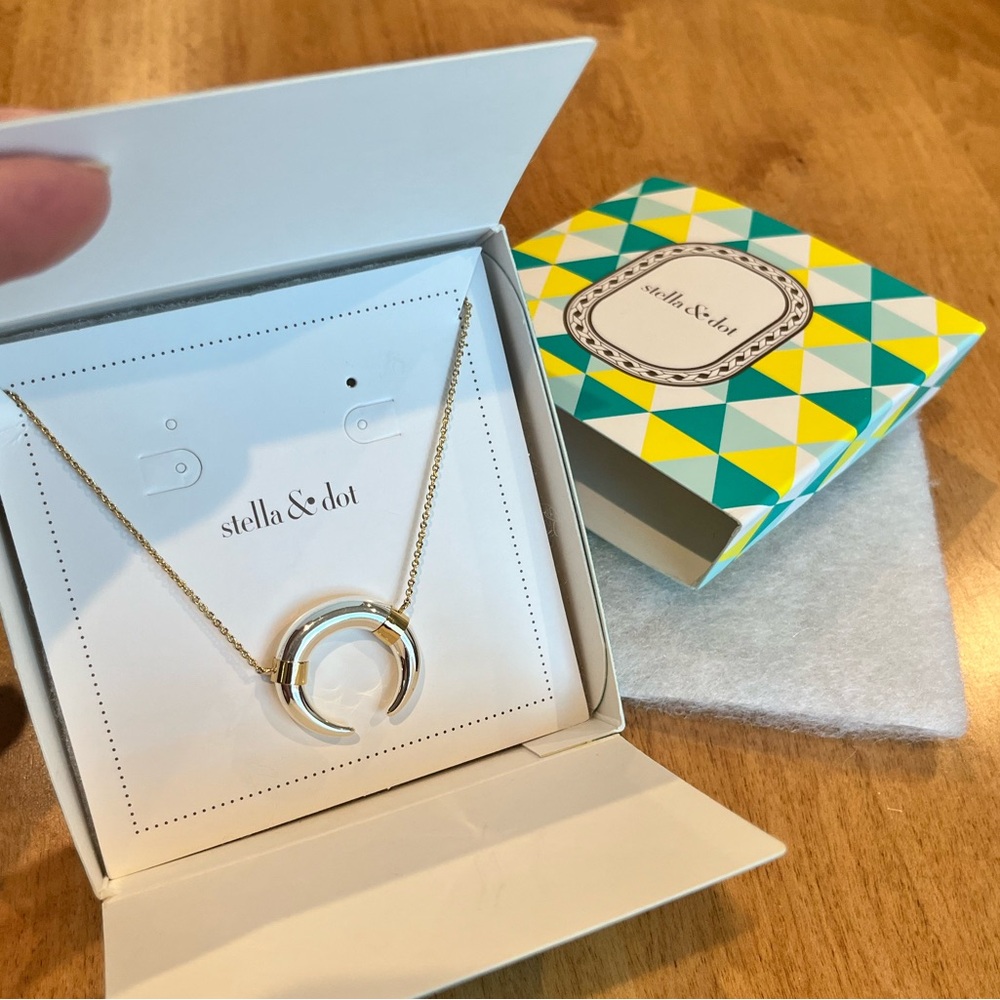 stella & dot ~ luna pendant crescent moon necklace